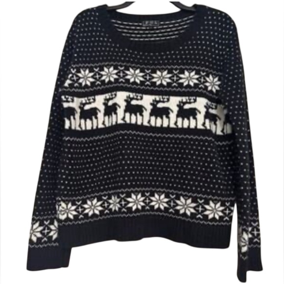 POL Long Sleeve Winter Christmas Sweatshirt Size Medium - Picture 1 of 9
